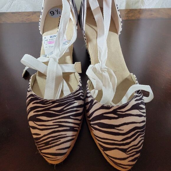 BRAND NEW RIALTO COACHELLA ESPADRILLE CLOSE-TOED SHOE - Picture 2 of 16